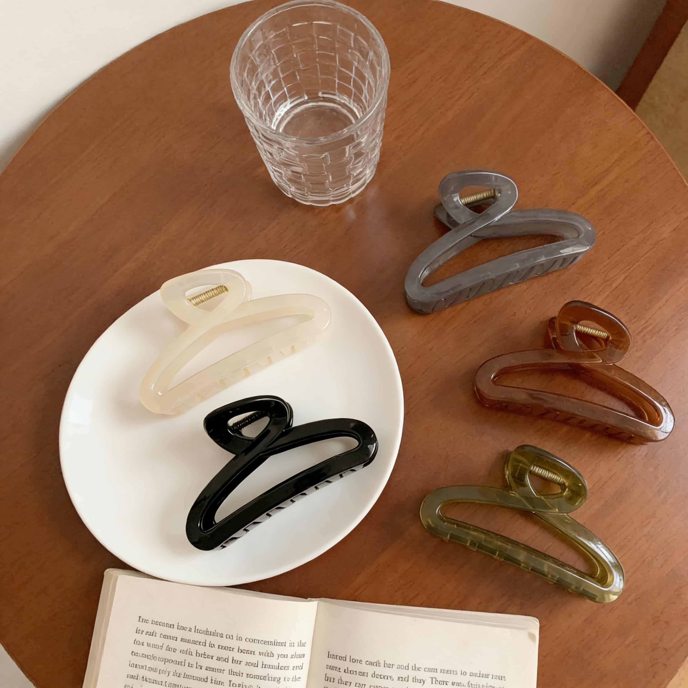 Minimalist Cross-Loop Jelly Hair Claw Clip